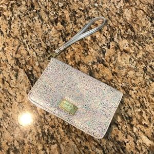 GORGEOUS Betsy Johnson oil slick wristlet like new